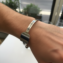 Carica l'immagine nel visualizzatore di Gallery, Bracciale indossato 1