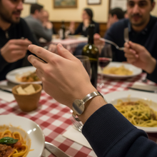 Carica l'immagine nel visualizzatore di Gallery, Bracciale indossato 6