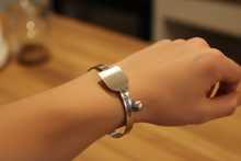 Carica l'immagine nel visualizzatore di Gallery, Bracciale pala e palino indossato