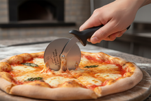 Carica l'immagine nel visualizzatore di Gallery, Mano taglia Margherita - Formaggio filante