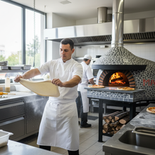 Carica l'immagine nel visualizzatore di Gallery, Pizzaiolo stende impasto - Tecnica