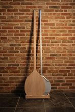 Carica l'immagine nel visualizzatore di Gallery, Portapale in Legno Artigianale