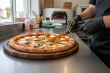 Carica l'immagine nel visualizzatore di Gallery, Chef porzione pizza - Pizzeria professionale
