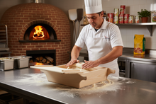 Load image into Gallery viewer, Pizzaiolo lavora impasto - Cucina professionale
